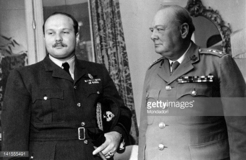 Fun History Fact,King Farouk of Egypt was a kleptomaniac who often enjoyed pickpocketing people.  He