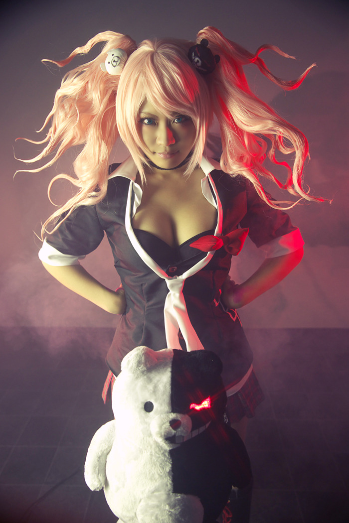 cosplayhotties:  Junko Enoshima by Shino-Arika  