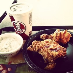 Ok I admit it I’m obsessed XD #KFC