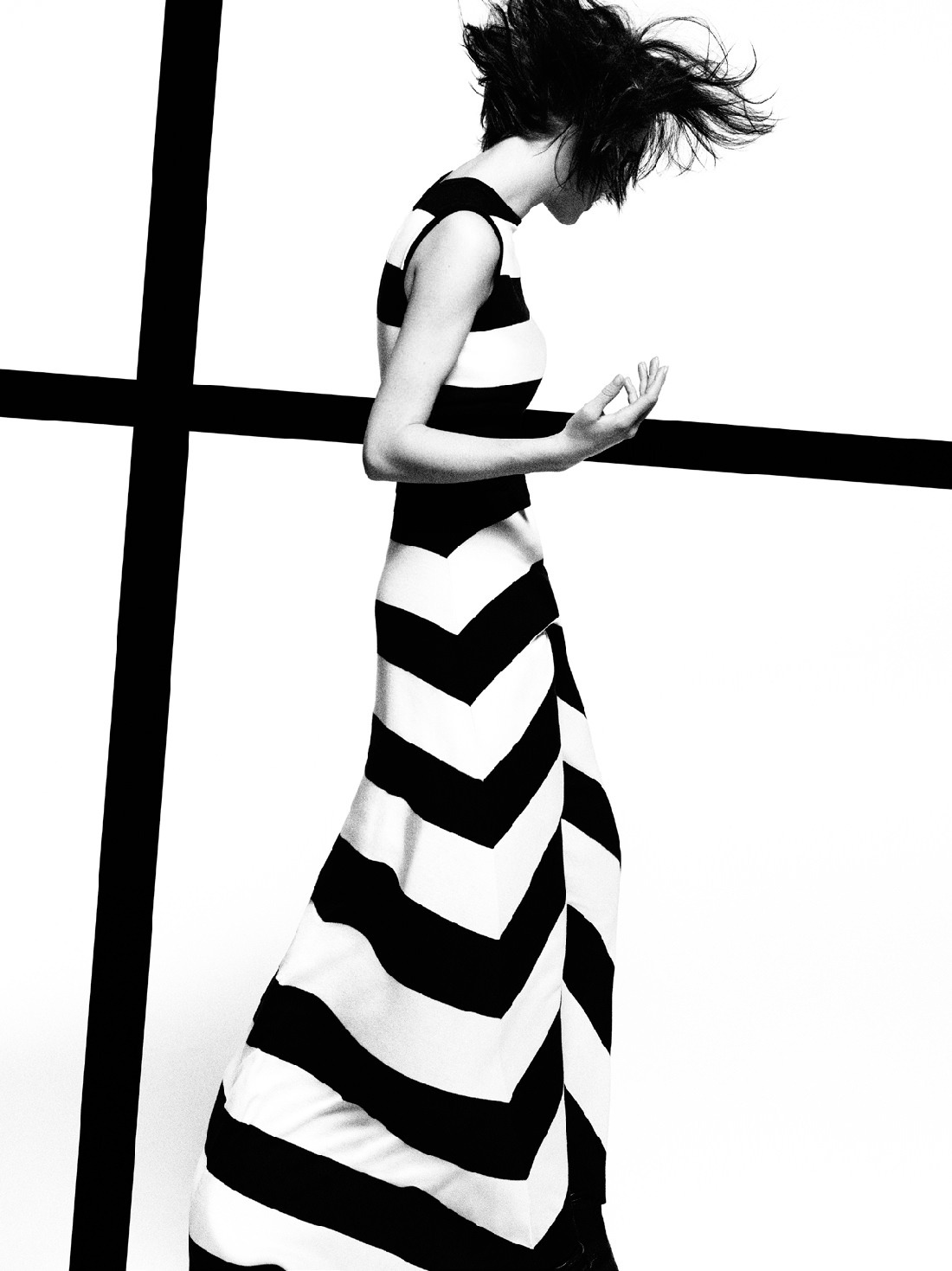 stormtrooperfashion:Eliza Cummings in “Blanc Ascendant Noir” by Mert &amp;