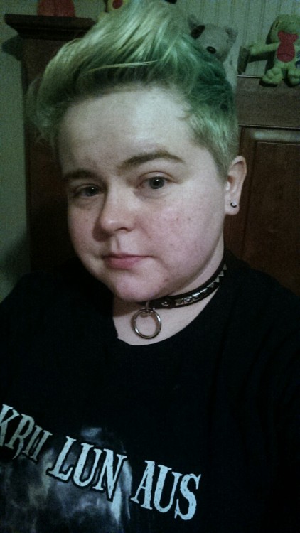 olkite:  weightedthinking:  the-king-drake:  Got my hair cut. And I found my collar    Hnnnggg, damn wow~ My mate is hella hot <3I’m quite the lucky bat ^o~  Wow you look amazing as ever Drake!