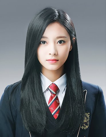 fyeah-twice: 190212 Tzuyu’s graduation pictures