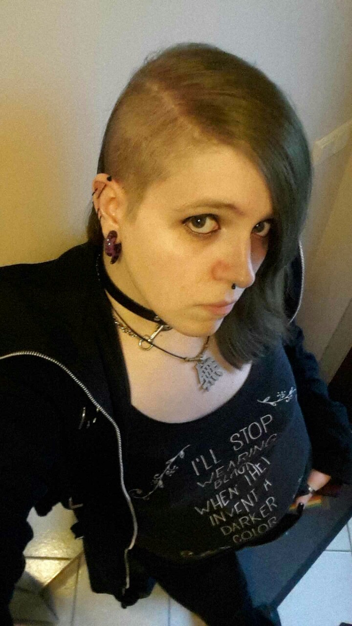 regularsara:  regularsara:  Heading to a goth night party.  Waiting for my ride.