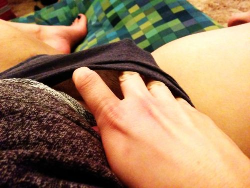 stickyknickers:  Bedroom playtime :)