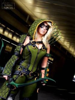 kamikame-cosplay:  Gender Bent Green Arrow - Injustice  Cosplay made, and modeled by Its Raining NeonBow made by: Project TriForcePhotography by: Erniestratos Cosplay Appreciation, GCF, JwaiDesign Photography and Daniel Zuchnik/getty images