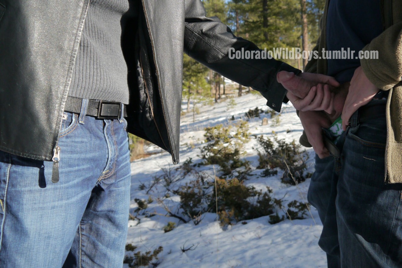 coloradowildboys:  First winter sword fight!   Such a very nice country the Colorado