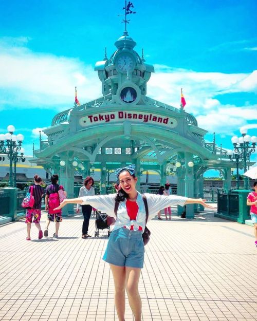 Have you been to Disneyland? When and which was the first one you visited? . . This was taken around