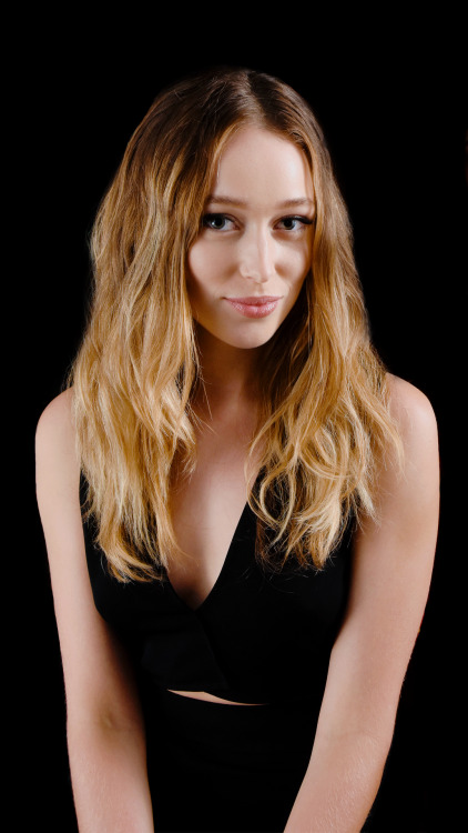 celebritiesandmovies: Alycia Debnam-Carey Lockscreens