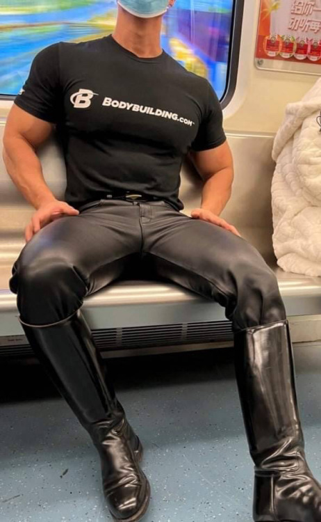 betabitch96: leatherlawman: STRONG LEAN MEN IN TIGHT LEATHER AND WE LOOK DOWN… OR UP… 