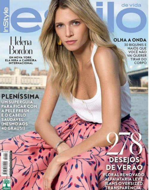 Estilo - Novembro 2017 - Helena Bordon
As blogueiras voltam pra capa da Estilo em novembro. A revista com fundo ficou bem melhor suas capas.