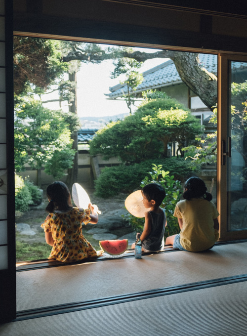 thekimonogallery:  Summer in Japan.  Photography