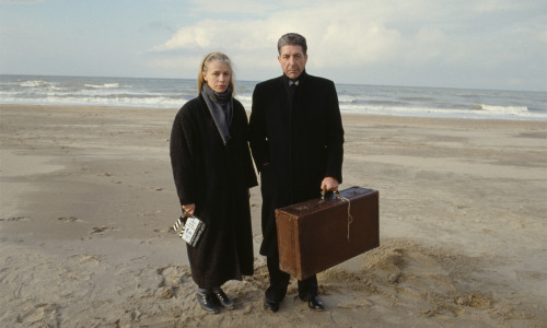 shihlun:Leonard Cohen with Dominique Issermann during the “First We Take Manhattan” video shooting, 1988.