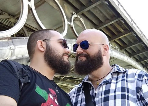 Amor bajo el Puente de Triana!!!!!! 
#gay #gayosos #gayoso #me #rickyosete #beard #osogay #gaycouplebear #bear #gaycoupleleather #gaybearleather #instacub #beardedgay #bearsofinstagram #picsbybears #bearharness #beardgay #beargay #bearspain #bear4bear #bear4cub #bear4chubby #hairybear #hairygayfat #gayalbacete #bearscubsnbeards #wbear #Bearsinexcess #chubsAtTheTubs #sevilla #puentetriana  (en Puente De Triana, Sevilla)
https://www.instagram.com/p/Bqw7FqXA4aonBAqcMvCwfqNsiCFIGorKnXar4w0/?utm_source=ig_tumblr_share&igshid=1gz9gy4d2fo2e #gay#gayosos#gayoso#me#rickyosete#beard#osogay#gaycouplebear#bear#gaycoupleleather#gaybearleather#instacub#beardedgay#bearsofinstagram#picsbybears#bearharness#beardgay#beargay#bearspain#bear4bear#bear4cub#bear4chubby#hairybear#hairygayfat#gayalbacete#bearscubsnbeards#wbear#bearsinexcess#chubsatthetubs#sevilla