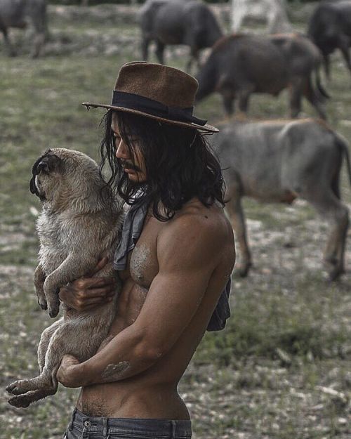 chalxharn:#farmlife 🐶👨🏽🐃