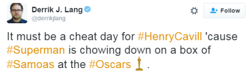 amancanfly:  Henry Cavill and Tom Hardy enjoying some Samoas cookies at the Oscars. [x,x]