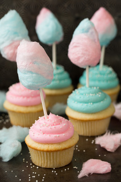 guardians-of-the-food:  Cotton Candy Cupcakes