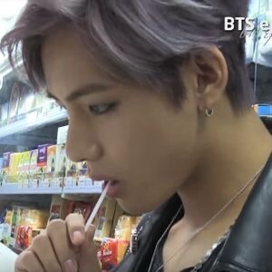 Goth Taehyung.