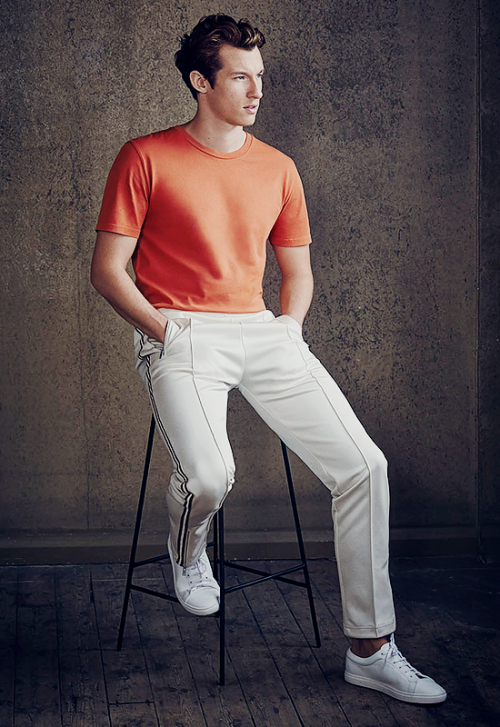 eternvlecho:Callum Turner photographed by Daniel Kennedy for The Hollywood Reporter, August 2017.