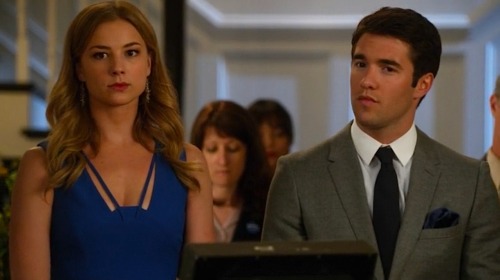 THIS HAS BEEN AN EMILY THORNE FASHUN APPRECIATION POST.