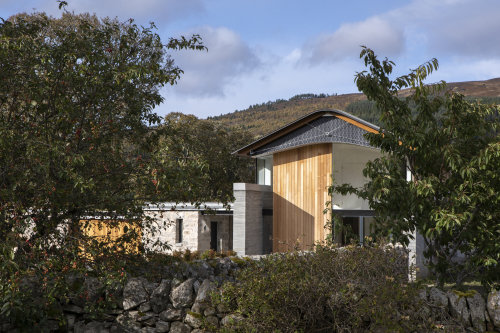 Loch Tummel House / WT Architecture