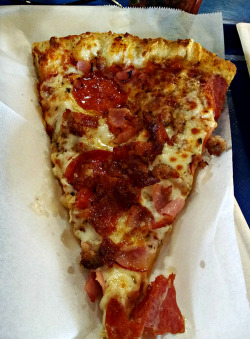 youmustbenedstarksbastard:  I would kill people for this slice of pizza