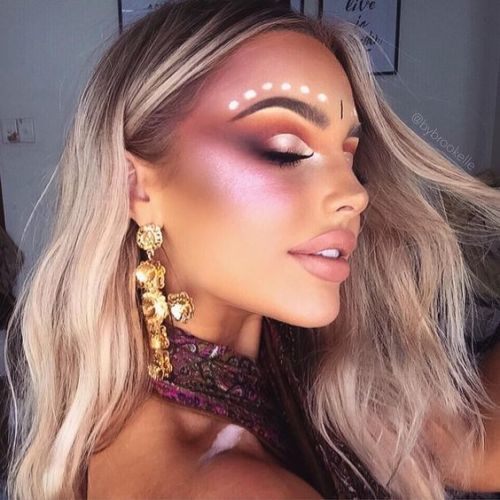 makeuphall:  IG: bybrookelle