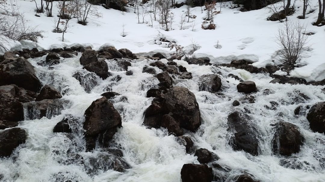 Babamla bir Aygırdibi havası aldık 🏞️
Aygırdibinin ikinci gözüde patlamış manzara on numara beş yıldız.
Piknikciler gelmeye başlamış 15 araba vardı yol karlı olmasına rağmen.
.
.
#yakupcetincom #Bozkir #gezgininrotasi #siristat #isauria #Konya...