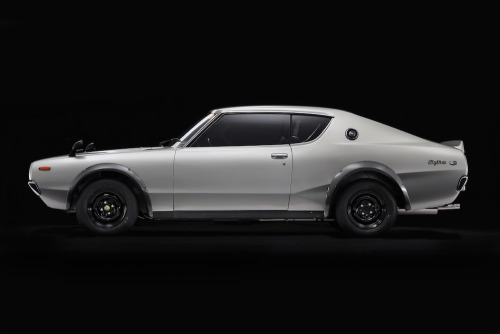 sped-up: cashcarscourage: cult cars: ‘70 Nissan Skyline H/T 2000 GT-R That fuel cap is ex