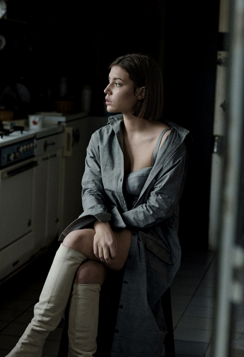 joewright: Adèle Exarchopoulos by Sonia Szóstak for L'Officiel Spain, Fall/Winter 2017