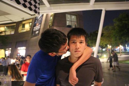 fuckyeahwhysoserious:  Deeply sweet bromance~  simply love the boy in grey… cute! =)