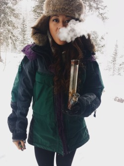 thatswhatmaryjanesaid:  smokemeout-eatmeout:  Having a smoky white Christmas  gorgeous  Amazing