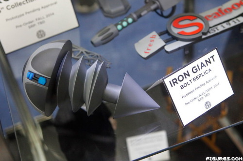 More pictures of the Iron Giant action figure, from Figures.com’s interview with Mondo CEO Jus