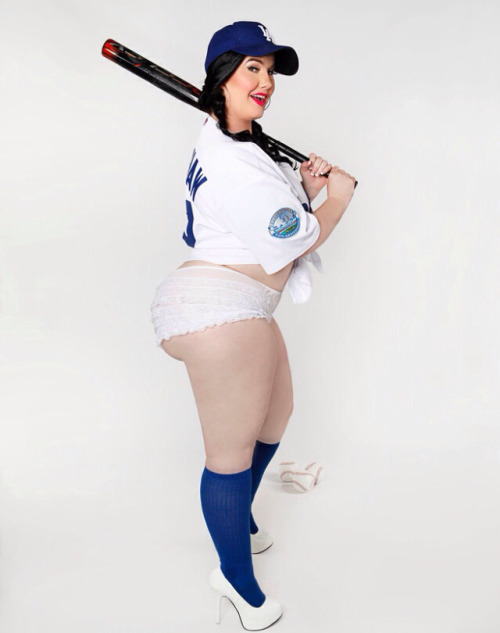 Sex curvypinup:  Go Dodgers!  pictures