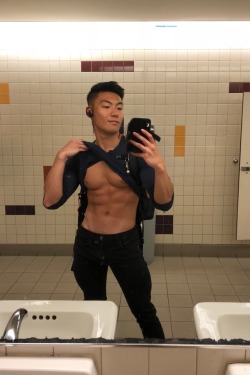 cocksandkittens: princeofseattle: I think this tan line is gonna stick with me all summer Fine af 