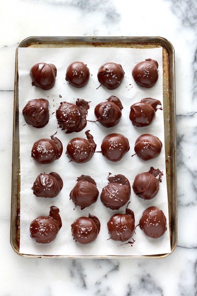 sweetoothgirl:    Red Wine Chocolate BonBons 