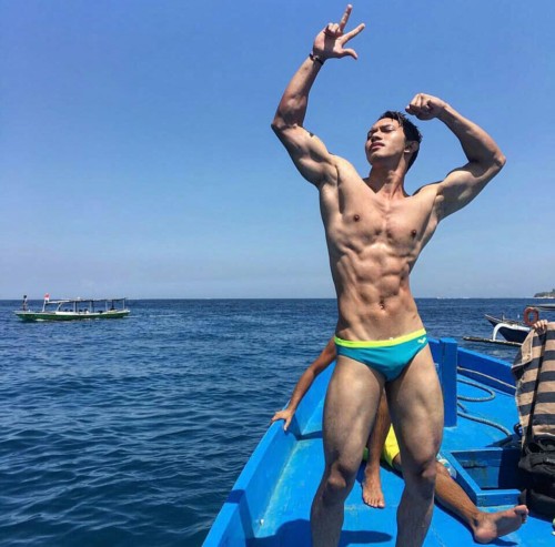 raqibaziz: Anasdz.. #Malaysiahunks #abangsado #gaymalaya