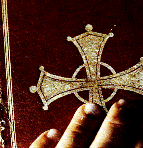 boneybarnes: 31 DAYS OF HALLOWEEN ↳ DAY #18: BRAM STOKER’S DRACULA (1992) •
