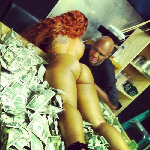 40ozvannyc:  Hunger for more.