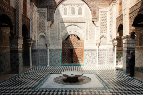 freundevonfreundentravel: This is the historical Medersa el-Atarine in Fes, it was founded