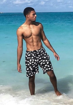 hotfamousmen:  Diggy Simmons