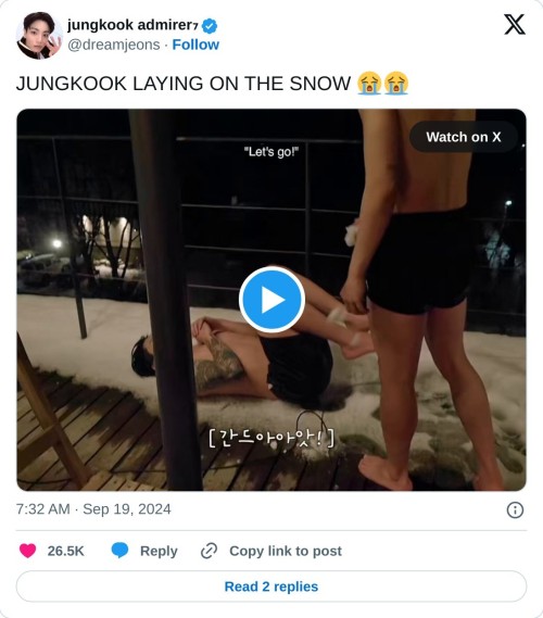 JUNGKOOK LAYING ON THE SNOW 😭😭 pic.twitter.com/D79F2DX6OM
— jungkook admirer₇ (@dreamjeons) September 19, 2024