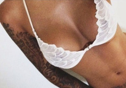 hotfashionbaby:  Where can i get this bra? 