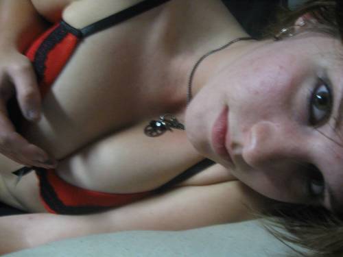 http://mostly-amateurs.tumblr.com/submit