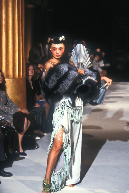lelaid:Irina Pantaeva at Christian Dior F/W 1997