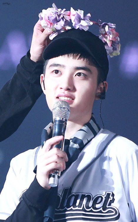 160729 EXO @ EXO’rDIUM in Seoul | D.O.Kyungsoo became an unwilling flower boy