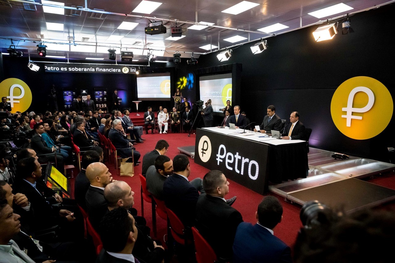 NUEVO SISTEMA DE PAGO EN VENEZUELA. El petro, es la nueva criptomoneda venezolana que aparece como sistema alternativo de pago en medio de la hiperinflación y la devaluación del bolivar. La preventa privada de 38,4 millones de petros comenzó el...