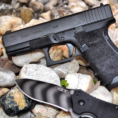 everyday-cutlery:  EDC: Glock + Zero Tolerance by mullsedc