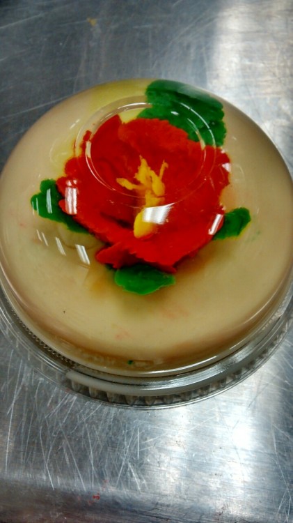 Gelatin with flower inside