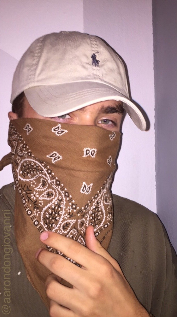 minajnicki:  Instagram: @aarondongiovanni Snapchat: aaron_dng 
