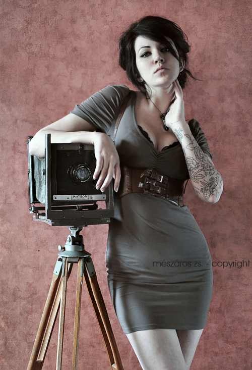 thesensualstarfish:  She Shoots  Images by ~SuzyTheButcher
